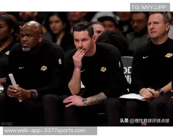 法媒揭露雷恩更衣室危机球员对主帅战术指令产生质疑 法媒揭露雷恩更衣室危机球员对主帅战术指令产生质疑