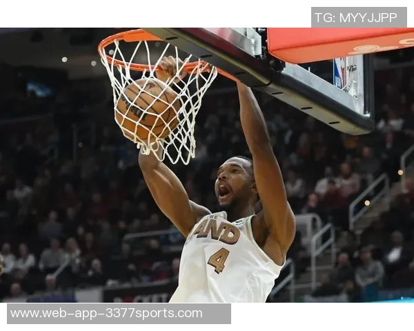 小莫布里首秀表现亮眼18分钟内贡献12分6板2助助力球队胜利